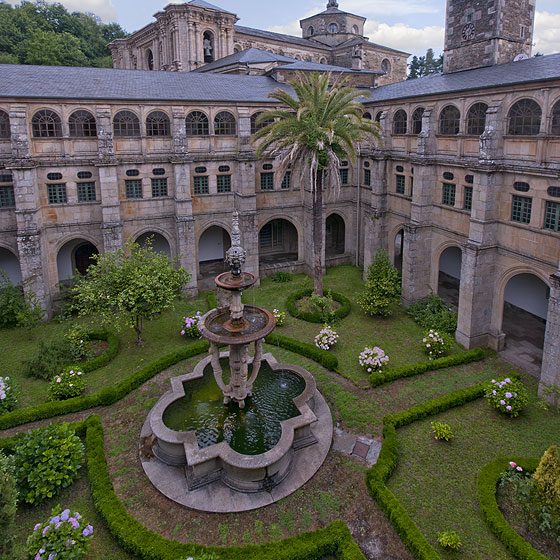 Claustro gótico o de las Nereidas